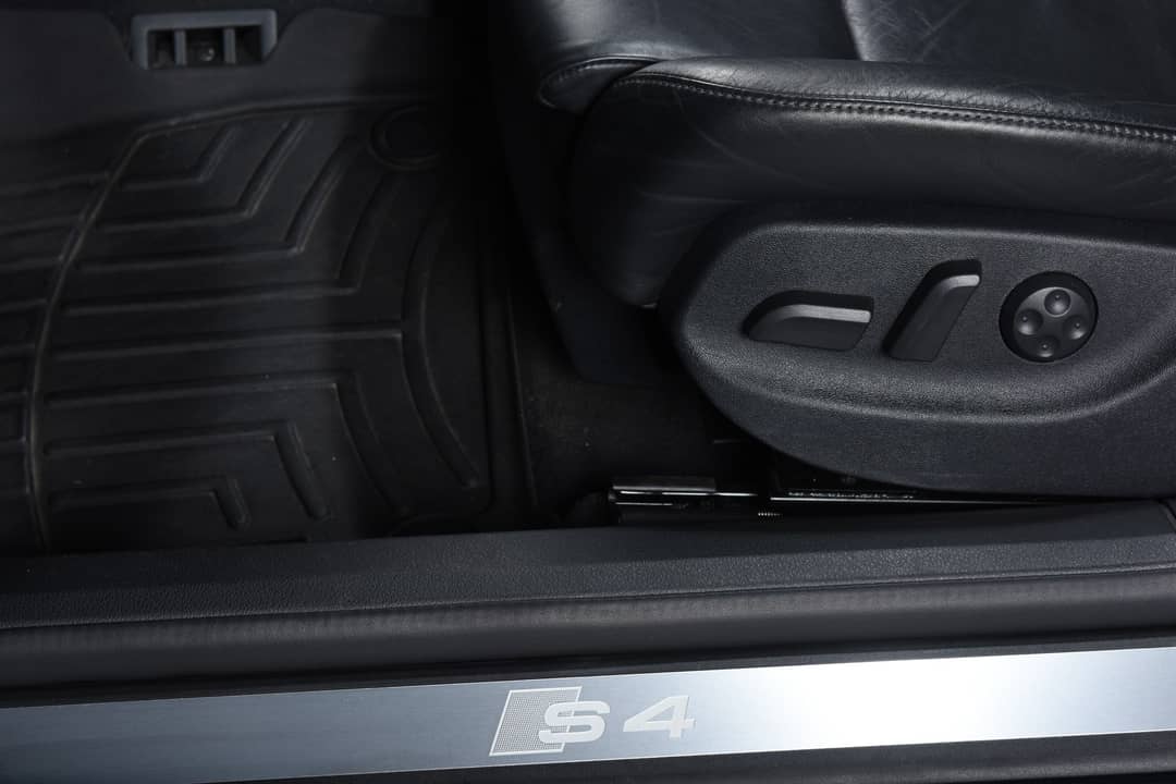 2005 Audi S4 quattro — photo 25