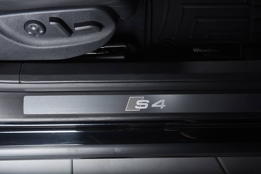 2005 Audi S4 quattro — photo 46