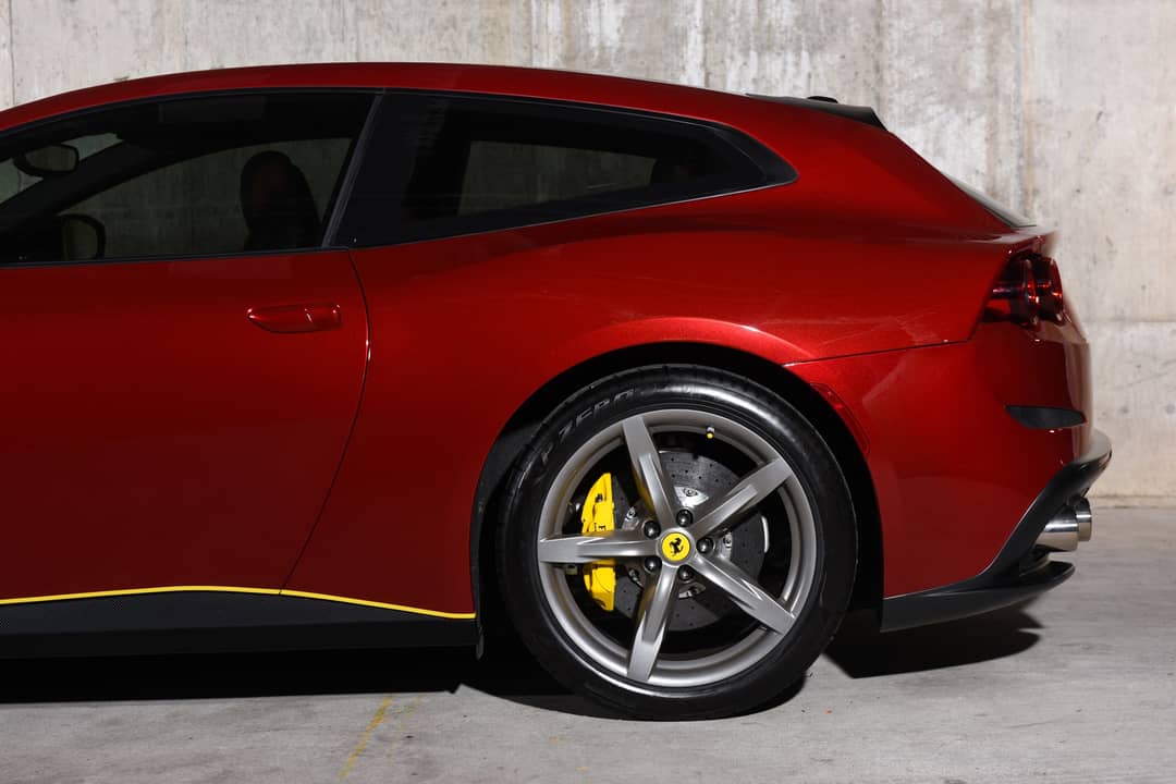 2017 Ferrari GTC4Lusso — photo 28