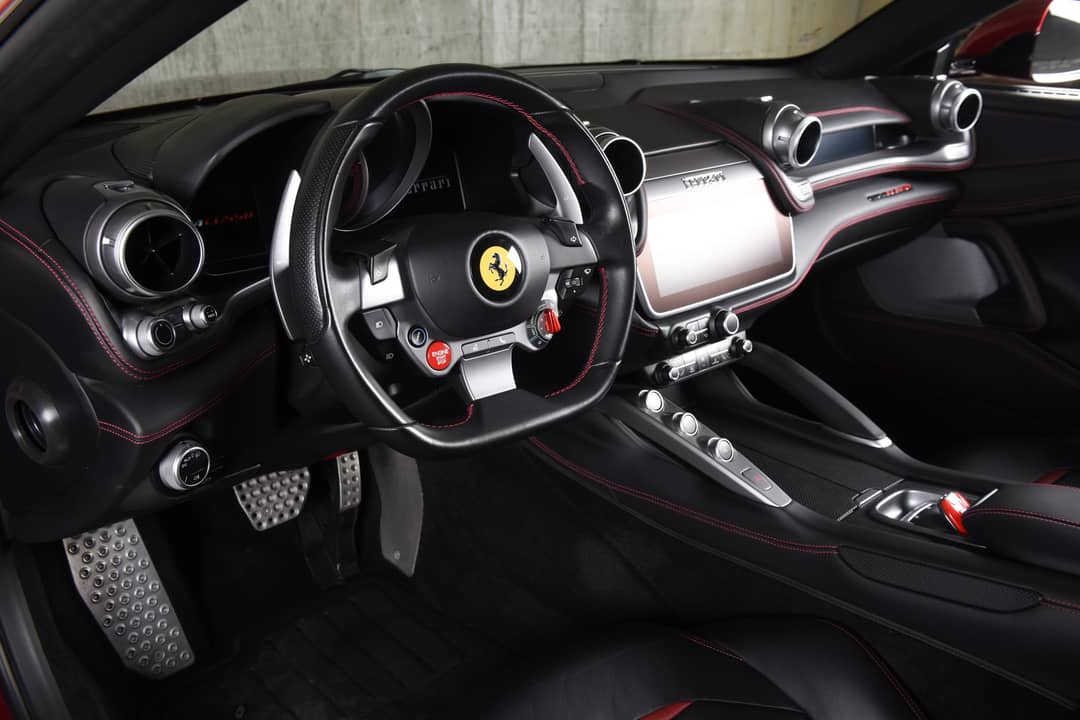 2017 Ferrari GTC4Lusso — photo 32