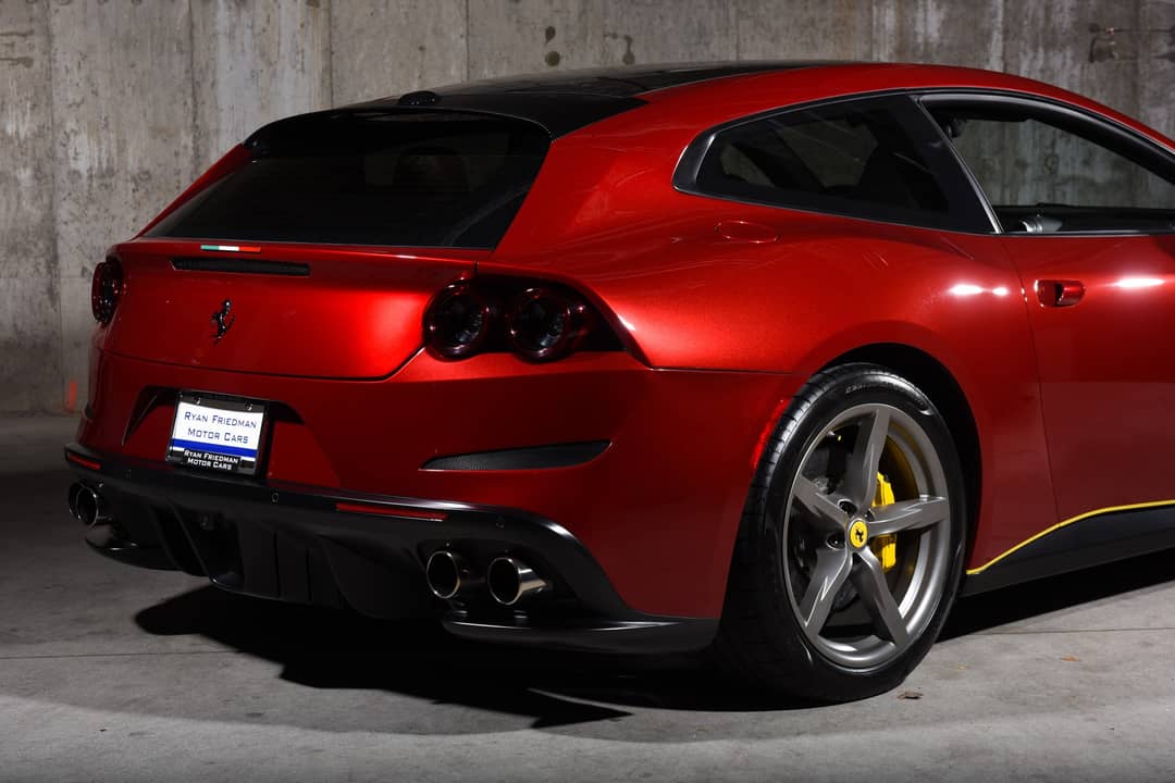 2017 Ferrari GTC4Lusso — photo 9
