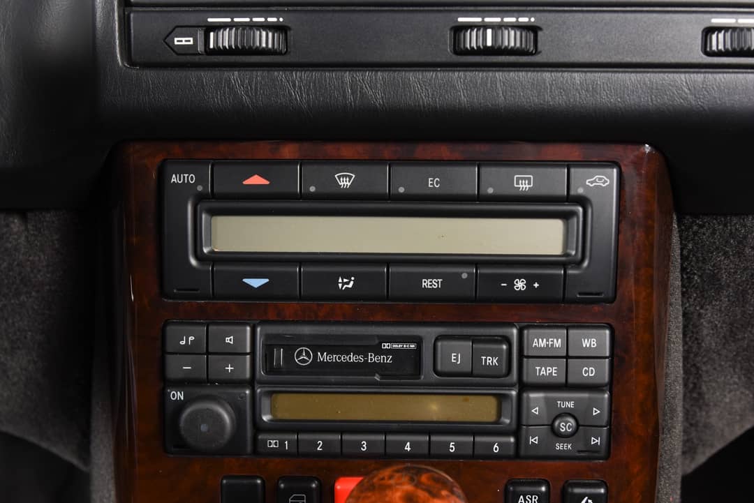 1997 Mercedes-Benz SL-Class SL 500 — photo 36