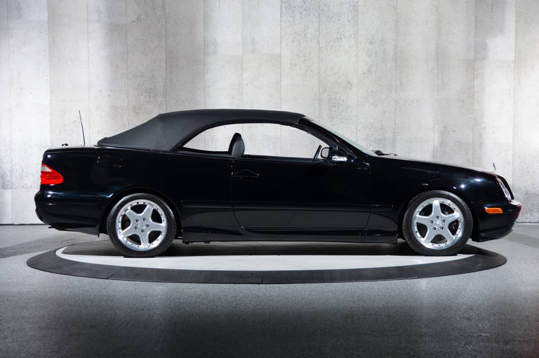 2002 Mercedes-Benz CLK 55 AMG — photo 2