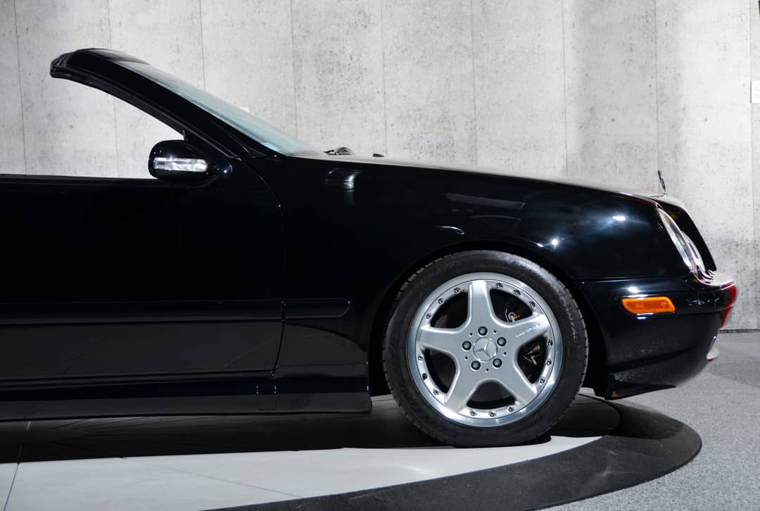 2002 Mercedes-Benz CLK 55 AMG — photo 4