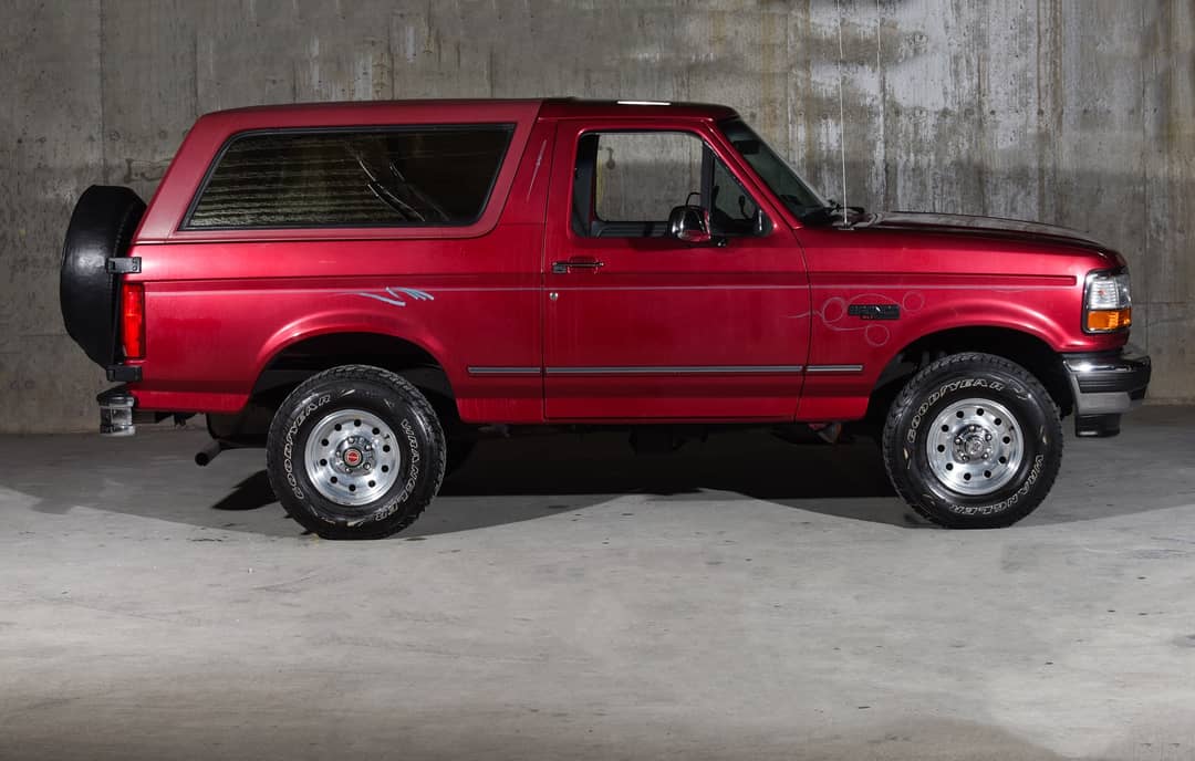 1994 Ford Bronco 2DR — photo 2