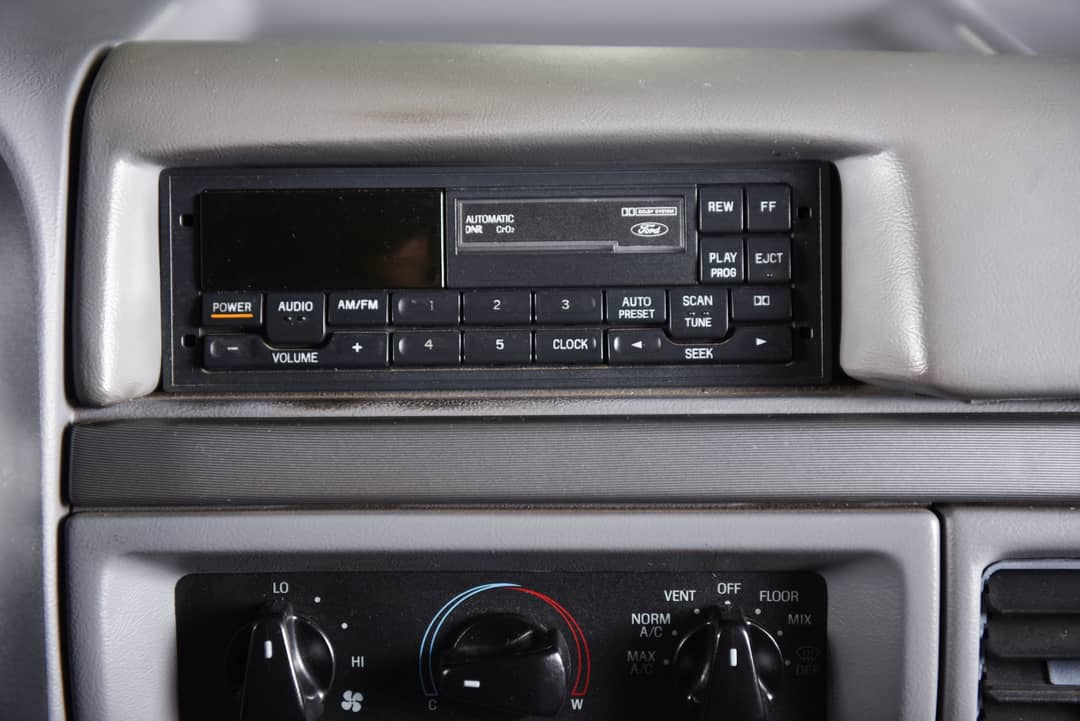 1994 Ford Bronco 2DR — photo 40