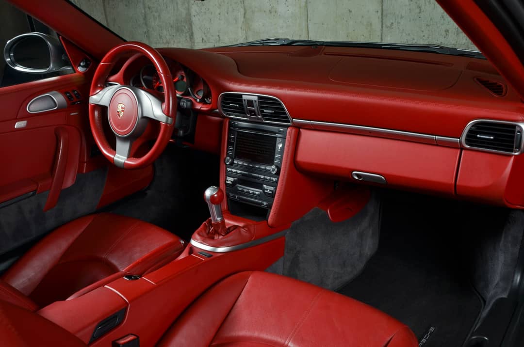 2010 Porsche 911 Turbo — photo 32