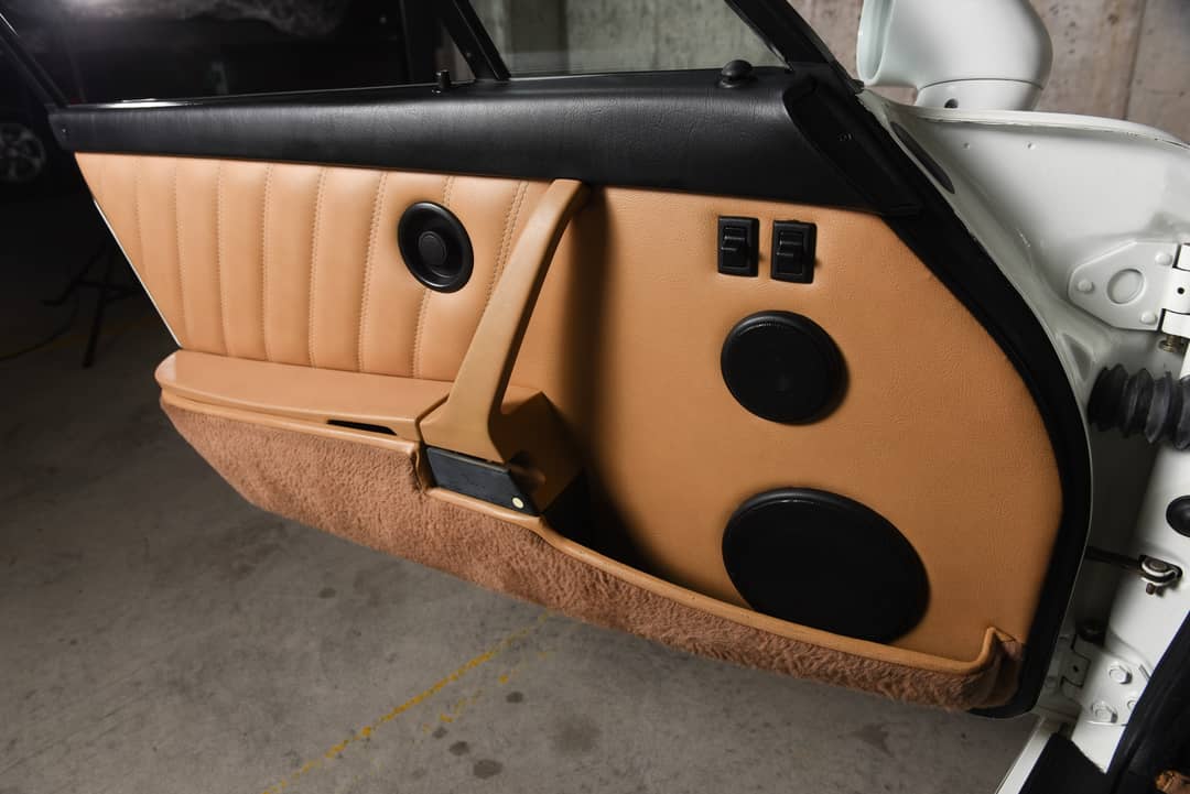 1992 Porsche 911 Carrera 2 — photo 24