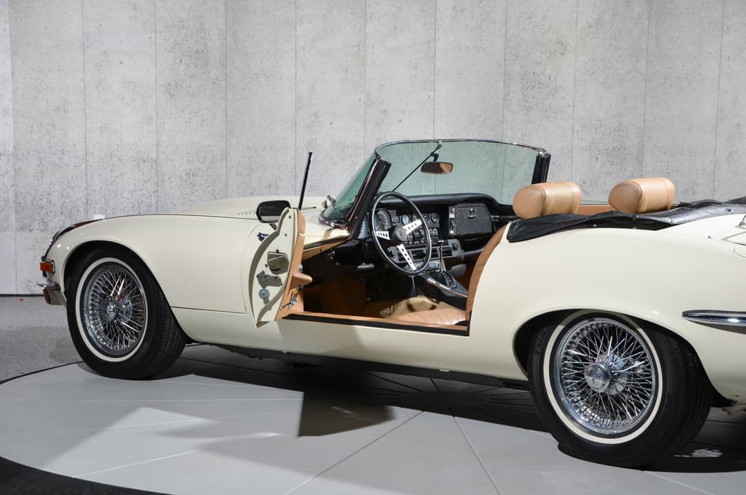 1974 Jaguar E-Type V12 — photo 37
