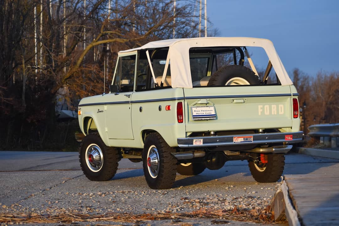 1966 Ford Bronco Custom — photo 15