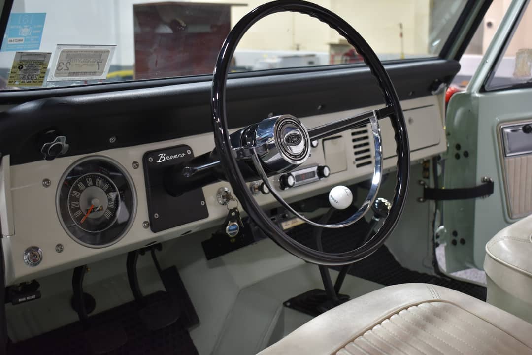 1966 Ford Bronco Custom — photo 20