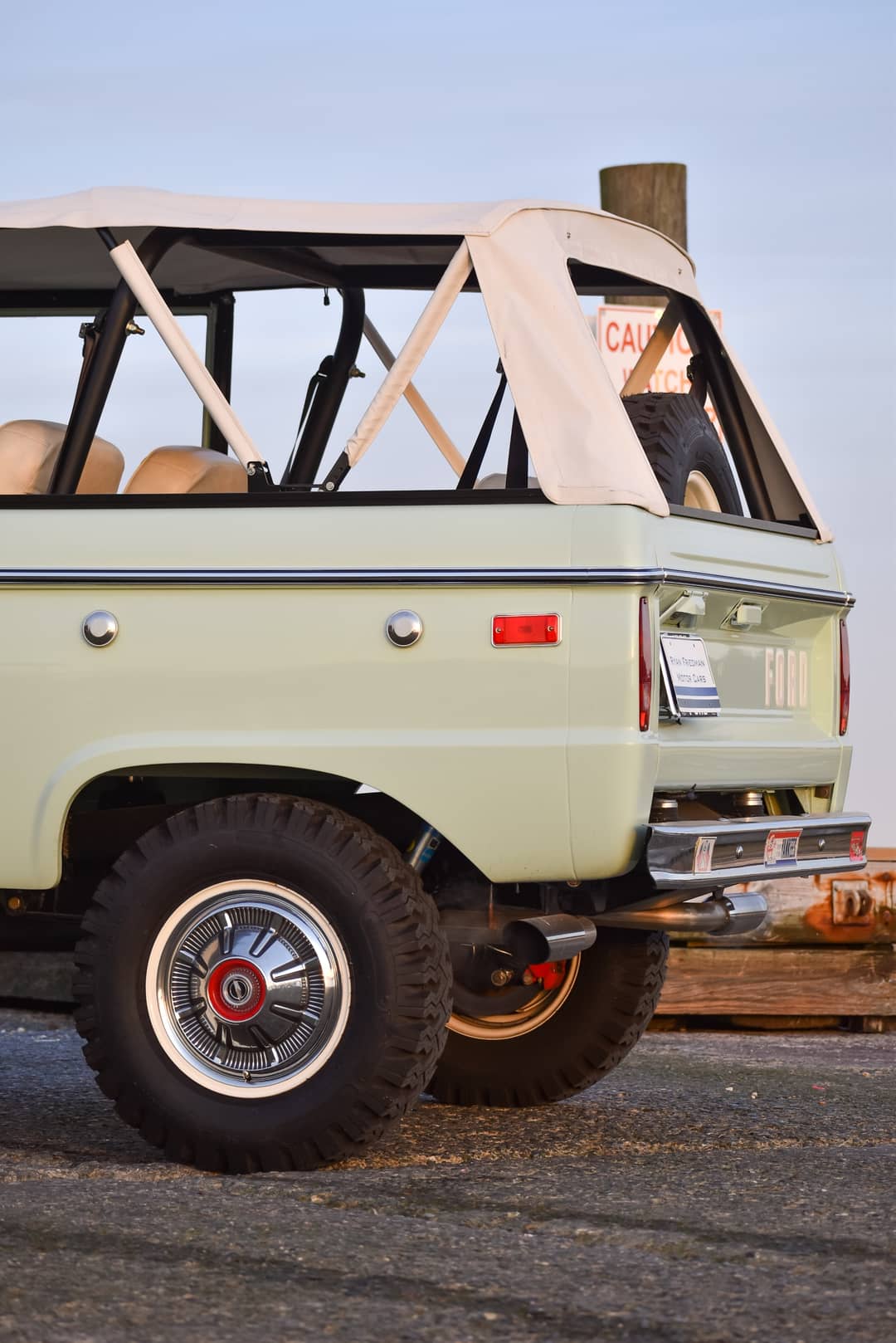1966 Ford Bronco Custom — photo 10