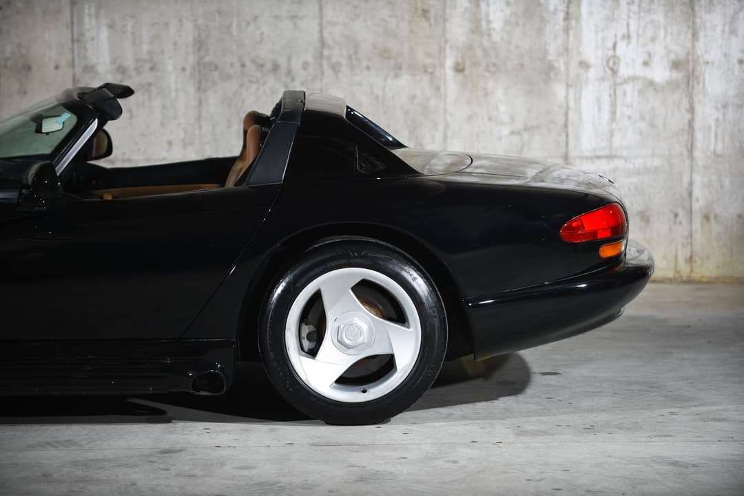 1995 Dodge Viper RT/10 — photo 12