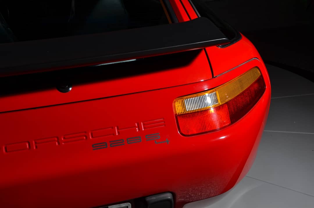 1987 Porsche 928 S4 — photo 11