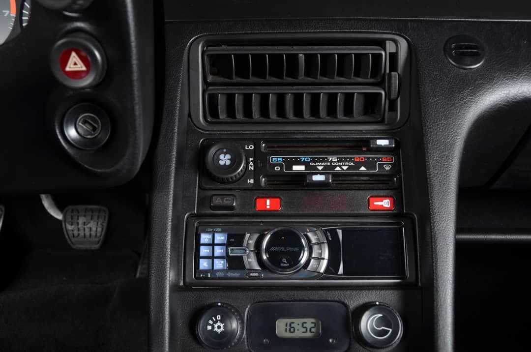 1987 Porsche 928 S4 — photo 32