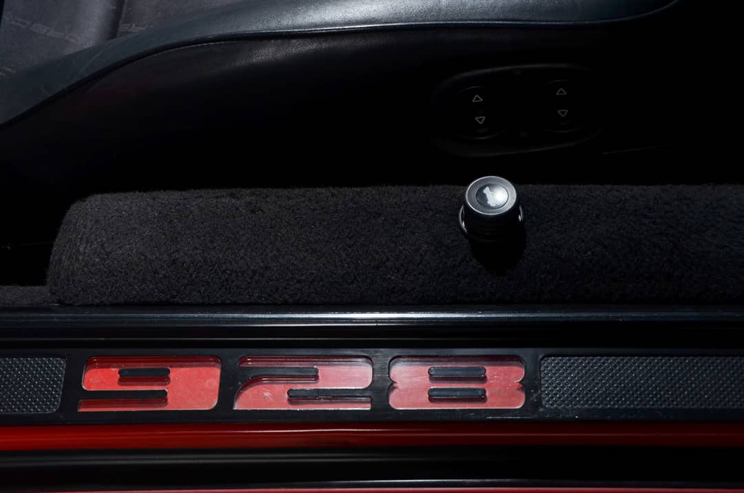 1987 Porsche 928 S4 — photo 41