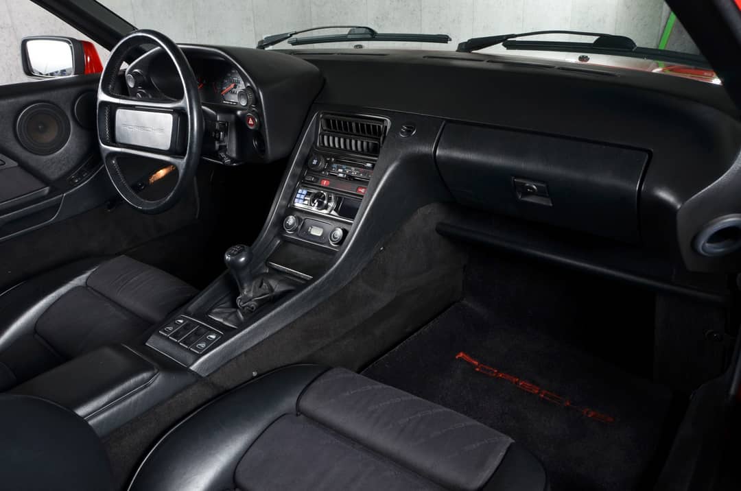 1987 Porsche 928 S4 — photo 43