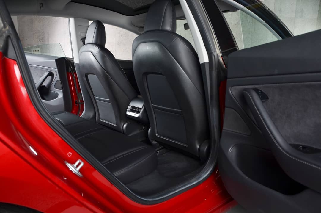 2018 Tesla Model 3 Long Range — photo 17