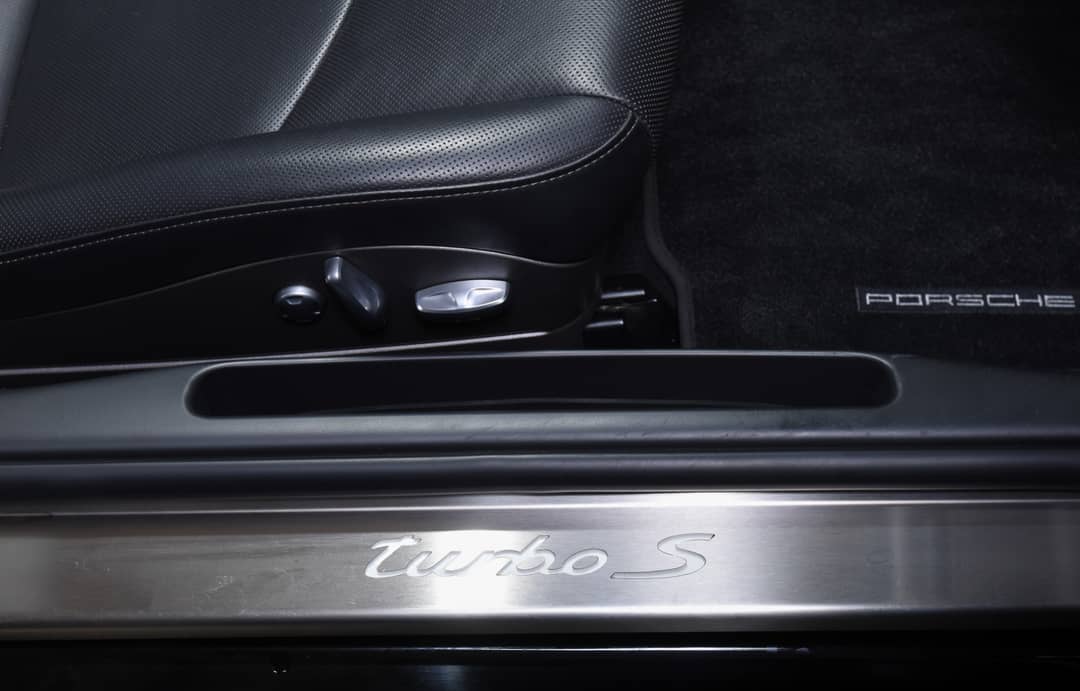 2012 Porsche 911 Turbo S — photo 27