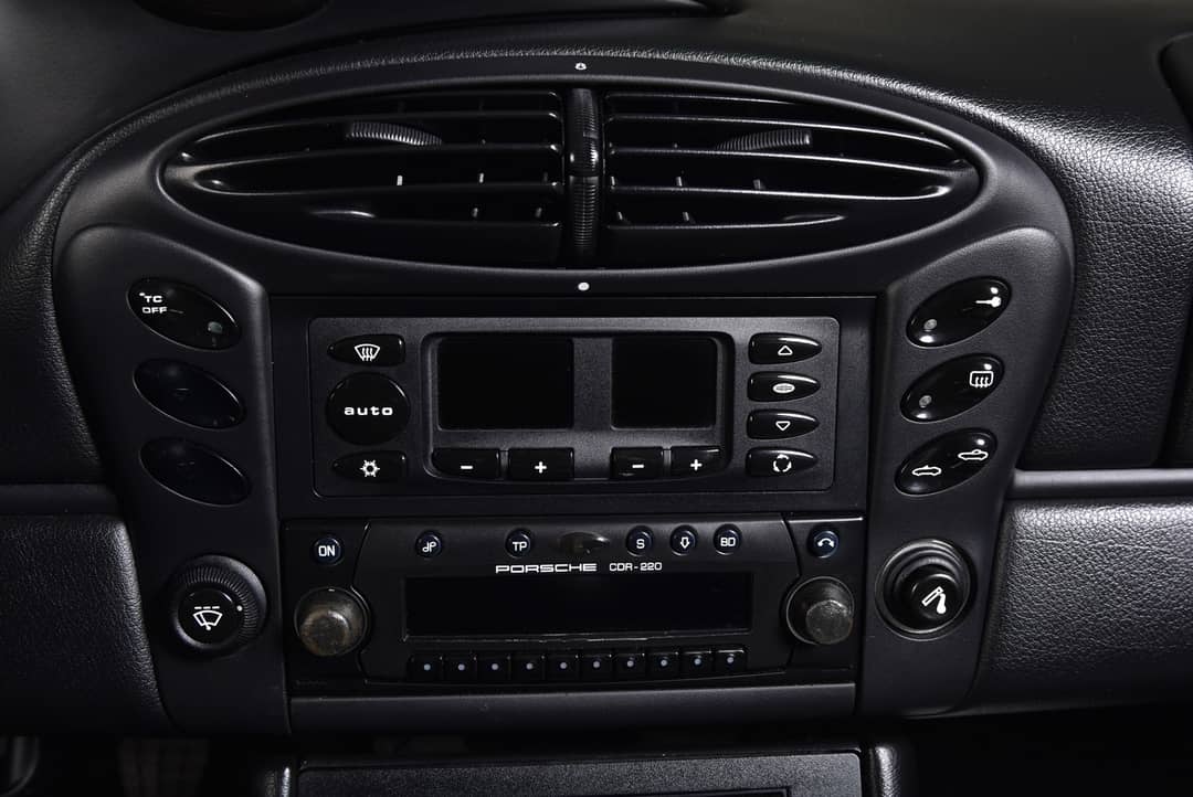 2000 Porsche Boxster — photo 36