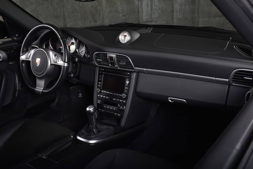 2010 Porsche 911 Carrera 4S — photo 28