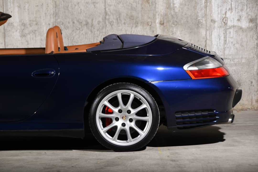 2004 Porsche 911 Carrera 4S — photo 24