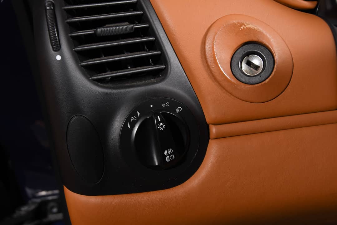2004 Porsche 911 Carrera 4S — photo 35