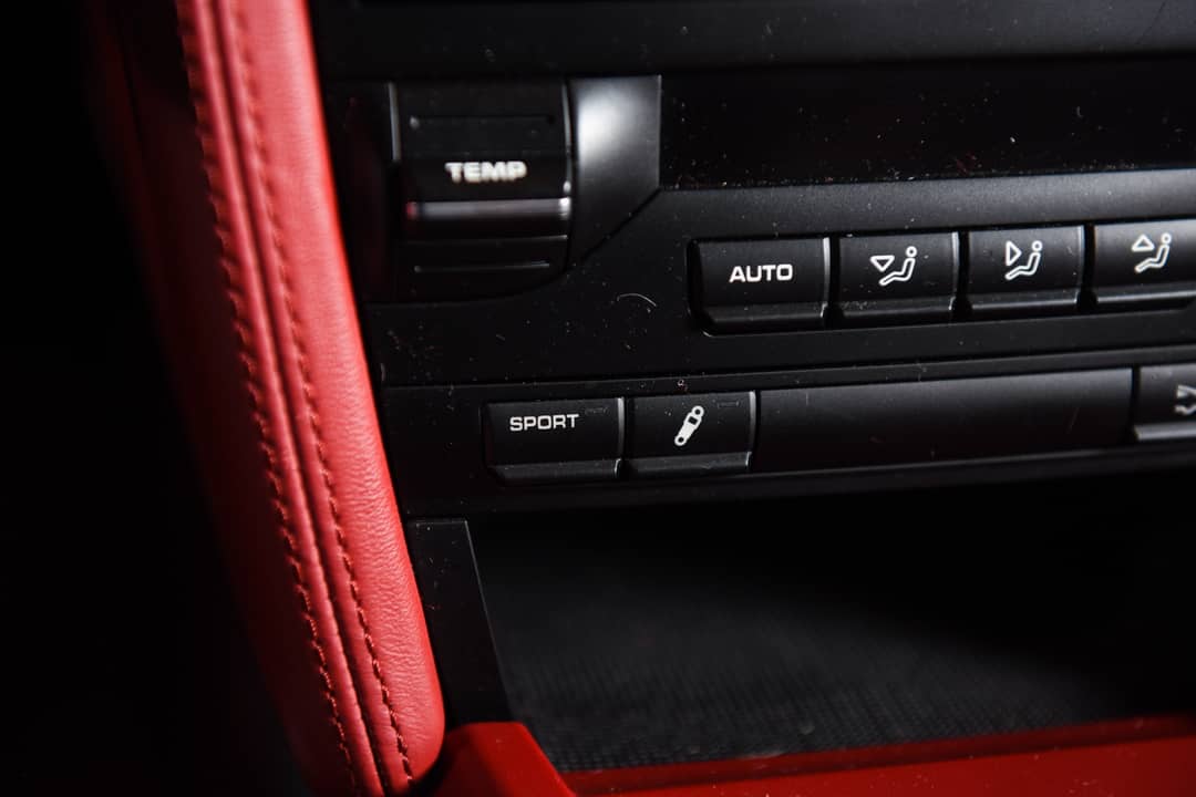 2011 Porsche 911 Turbo — photo 25