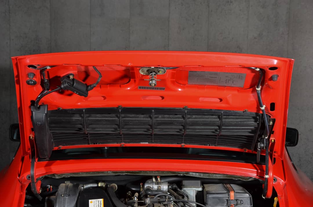 1990 Porsche 911 Carrera 2 — photo 20