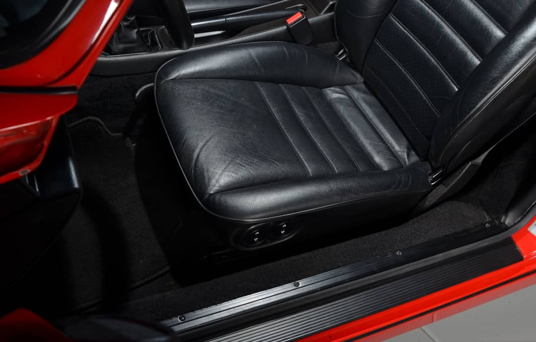 1990 Porsche 911 Carrera 2 — photo 37