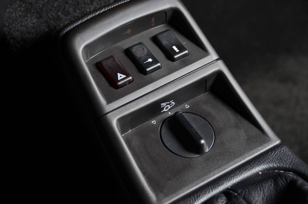 1990 Porsche 911 Carrera 2 — photo 46