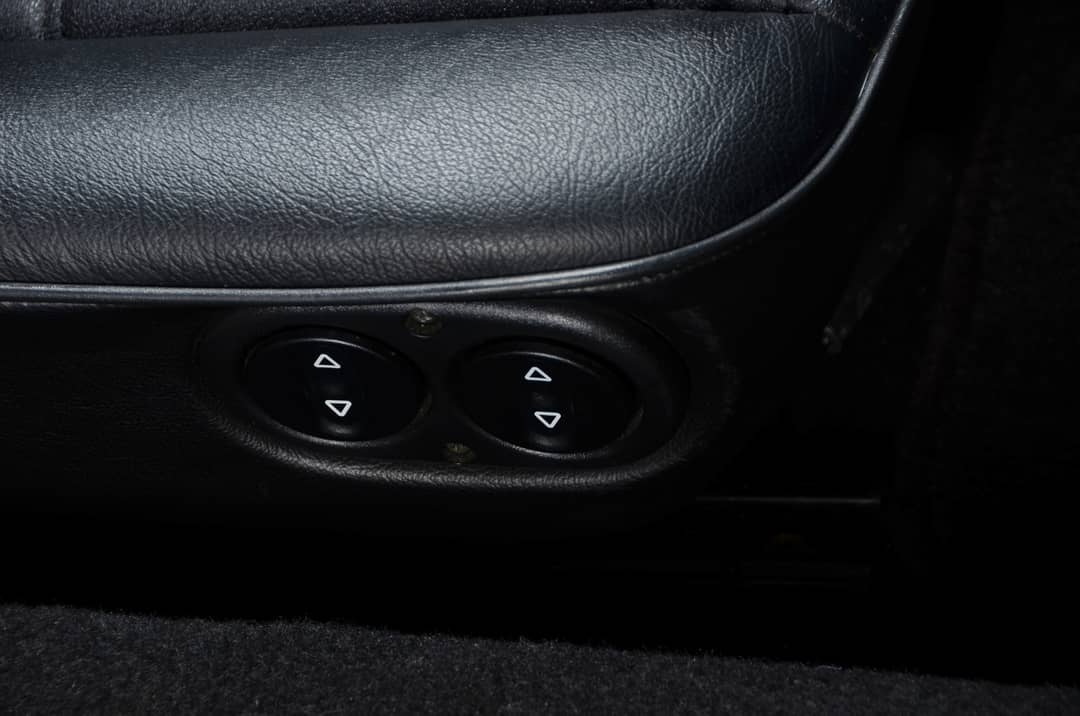 1990 Porsche 911 Carrera 2 — photo 52