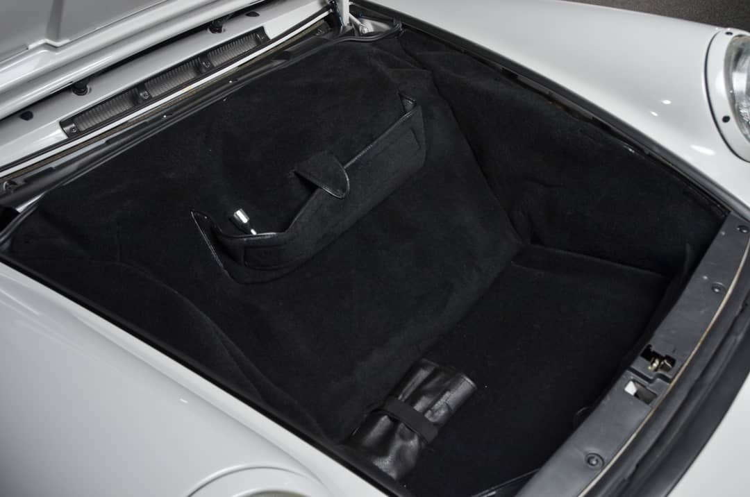 1992 Porsche 911 Carrera 4 — photo 13