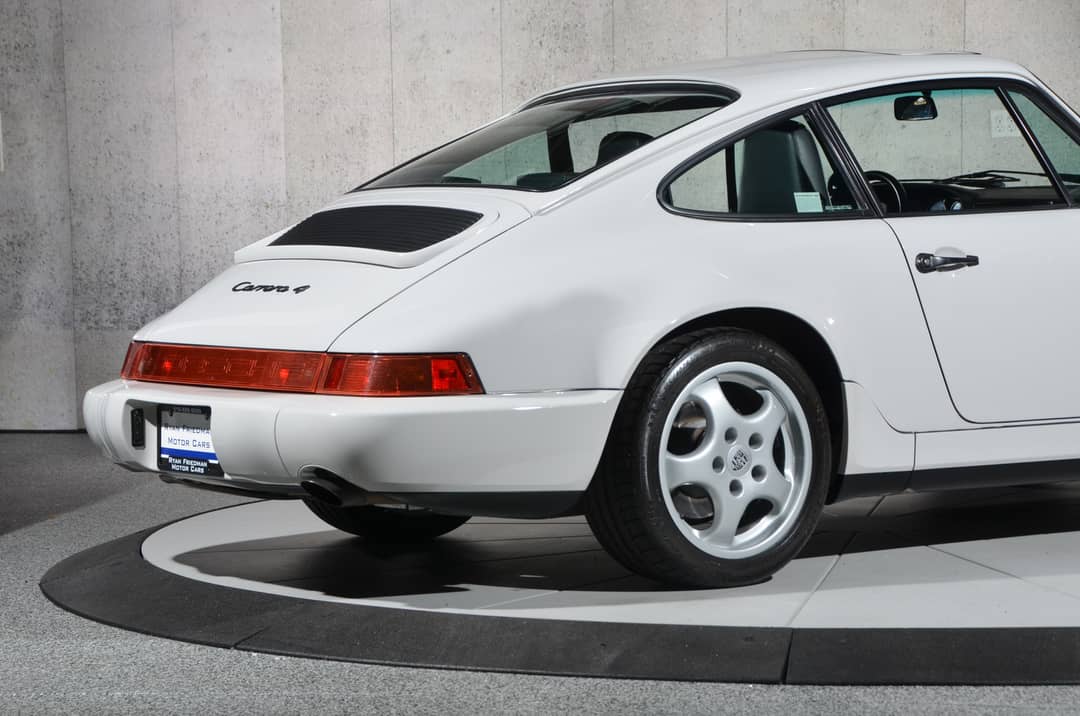 1992 Porsche 911 Carrera 4 — photo 23