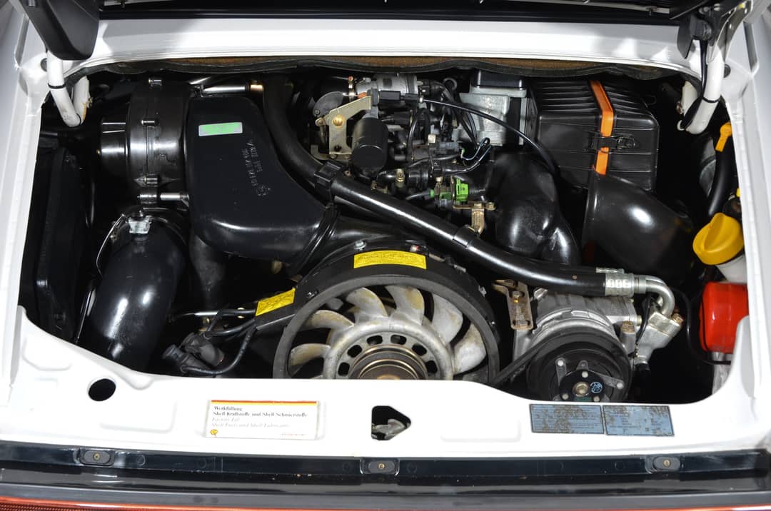 1992 Porsche 911 Carrera 4 — photo 26