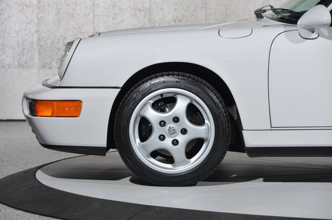1992 Porsche 911 Carrera 4 — photo 30