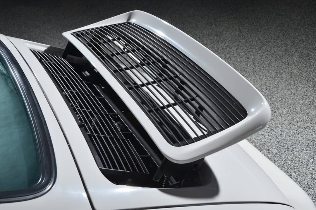 1992 Porsche 911 Carrera 4 — photo 33