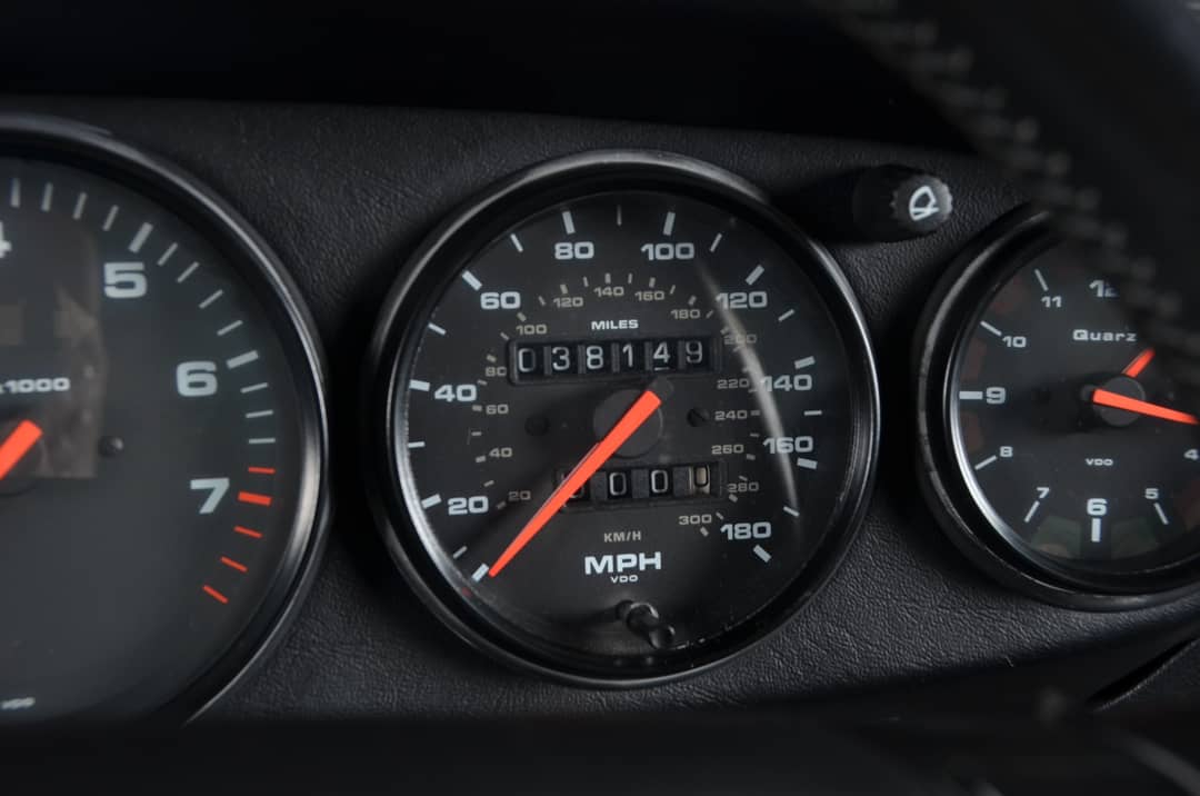 1992 Porsche 911 Carrera 4 — photo 40