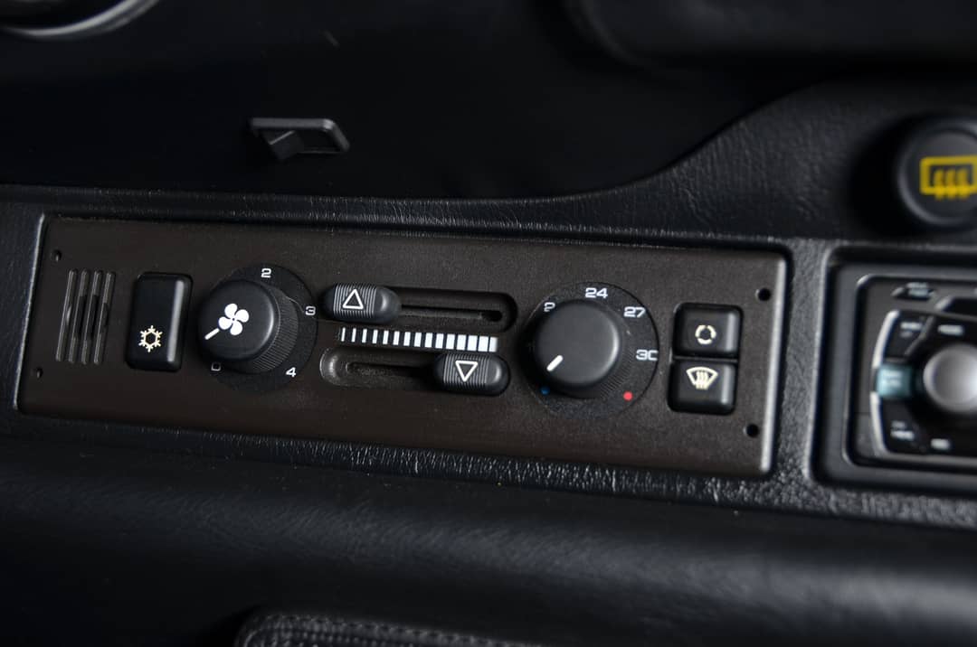 1992 Porsche 911 Carrera 4 — photo 42