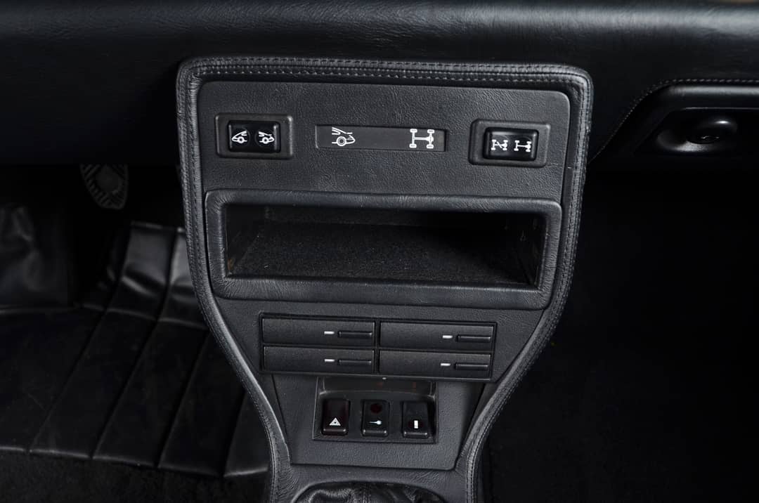 1992 Porsche 911 Carrera 4 — photo 45