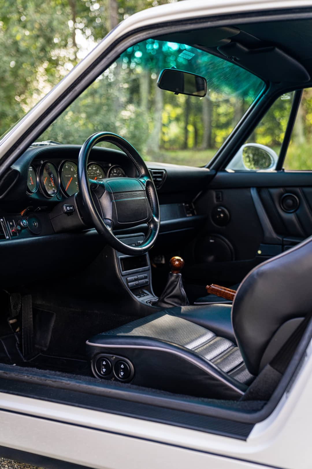 1992 Porsche 911 Carrera 4 — photo 6