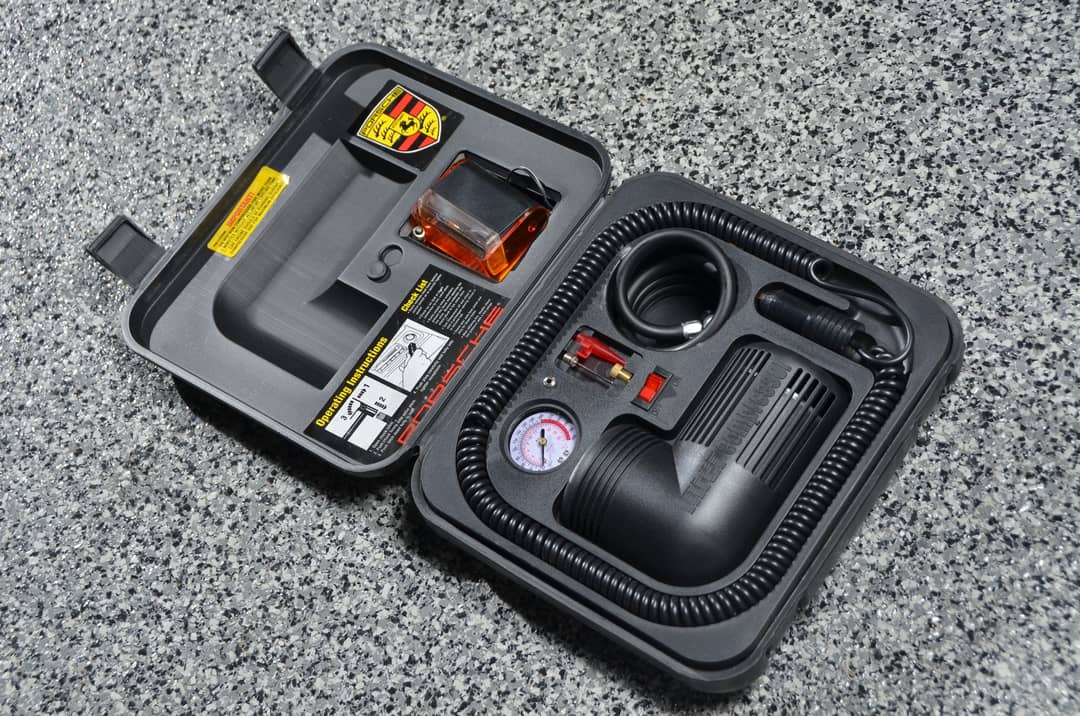 1992 Porsche 911 Carrera 4 — photo 56