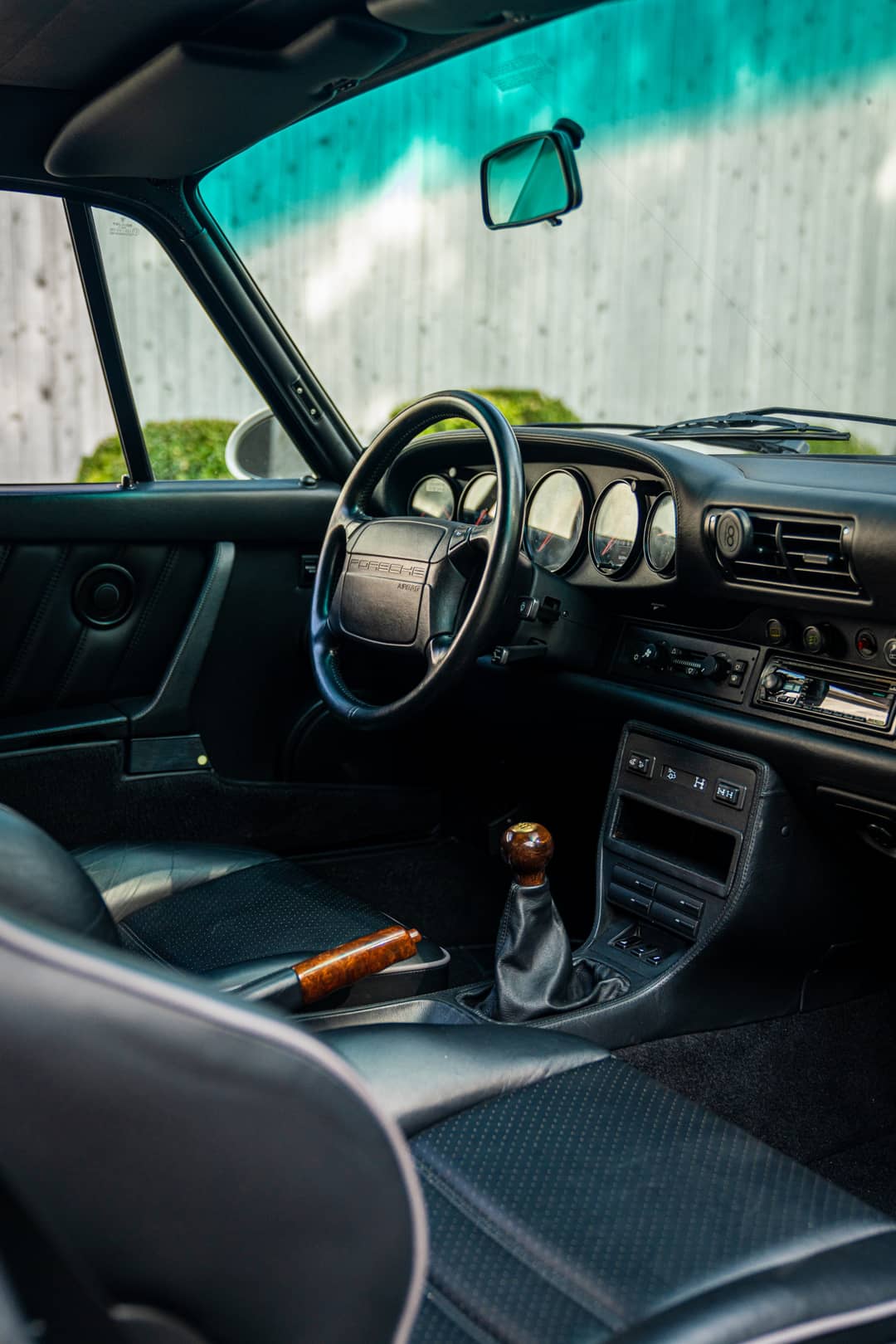 1992 Porsche 911 Carrera 4 — photo 8