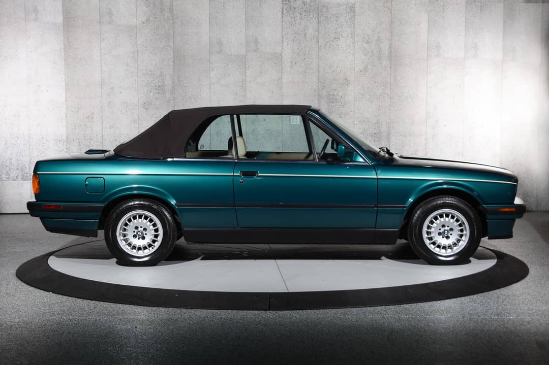 1991 BMW 3 Series 318i — photo 2