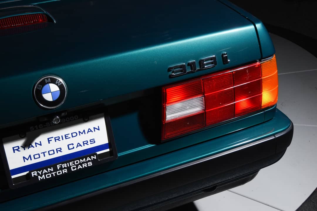1991 BMW 3 Series 318i — photo 14