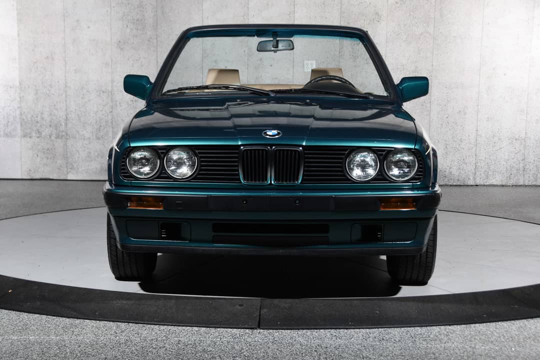 1991 BMW 3 Series 318i — photo 18