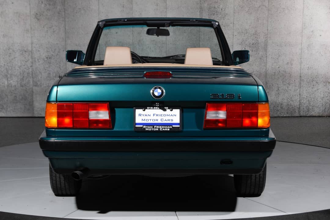 1991 BMW 3 Series 318i — photo 19