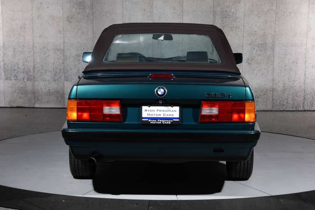 1991 BMW 3 Series 318i — photo 20