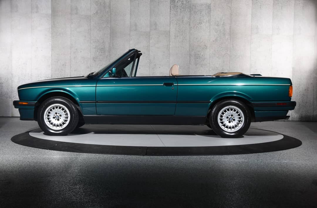 1991 BMW 3 Series 318i — photo 26