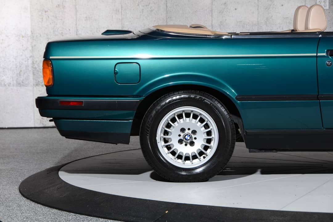 1991 BMW 3 Series 318i — photo 4